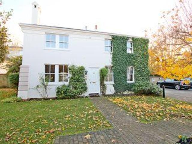 House for sale in Little Stanmore, Greater London