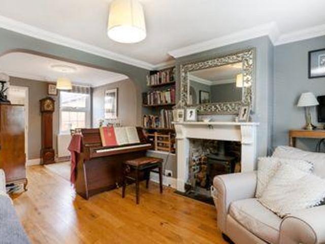 House for rent in Row Town, Surrey