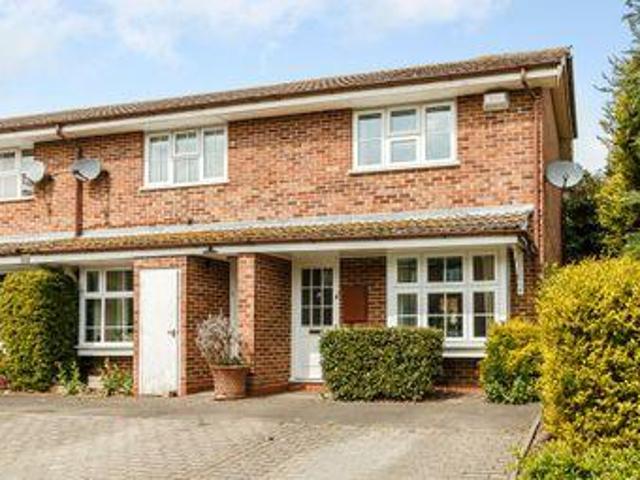 House for rent in Row Town, Surrey