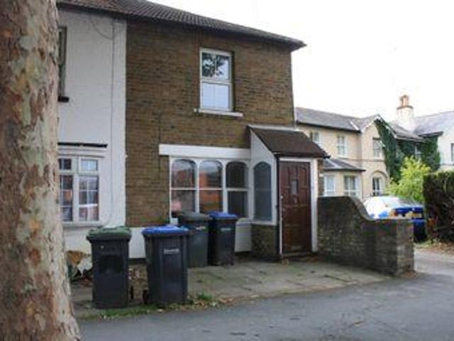House for rent in Row Town, Surrey