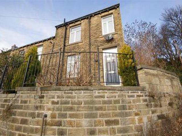 House for sale in Huddersfield, West Yorkshire