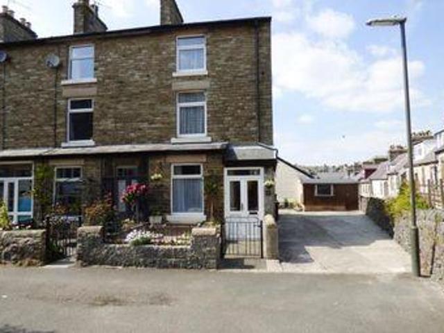 House for sale in Charlesworth, East Midlands