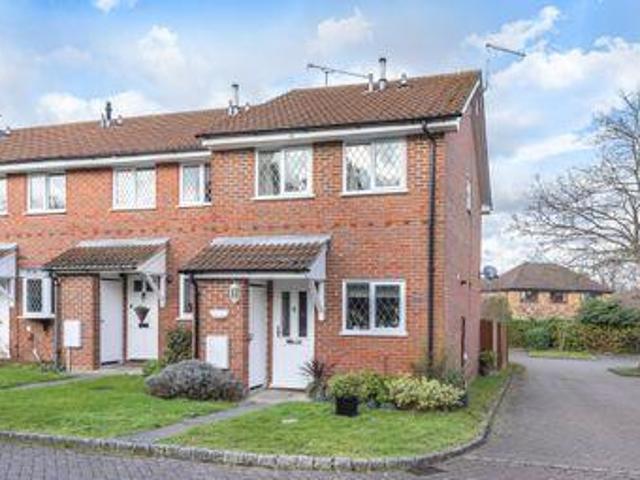 House for sale in Heol-las, Surrey