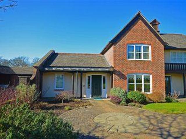 House for sale in Heol-las, Surrey