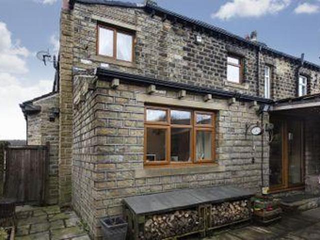 House for sale in Huddersfield, West Yorkshire