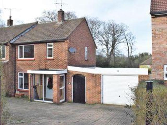 House for sale in Heol-las, Surrey