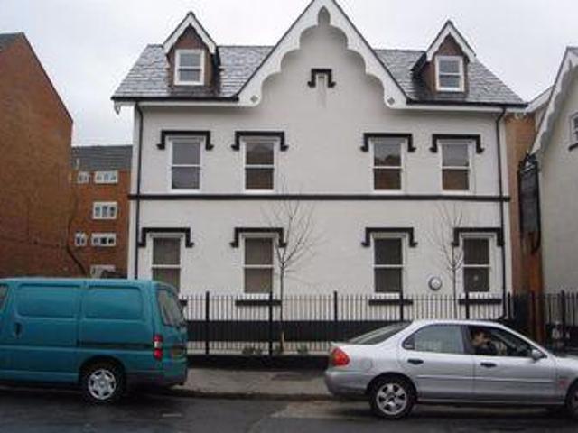 House for rent in Calderstones