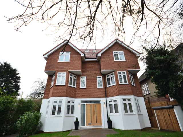 Apartment for rent in Fallow Corner, Greater London