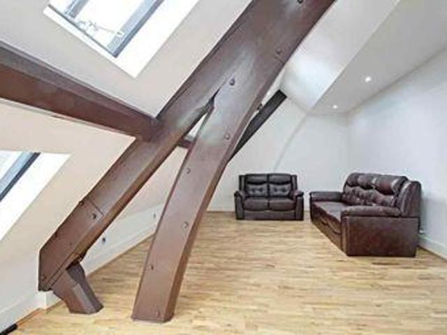 House for rent in Calderstones