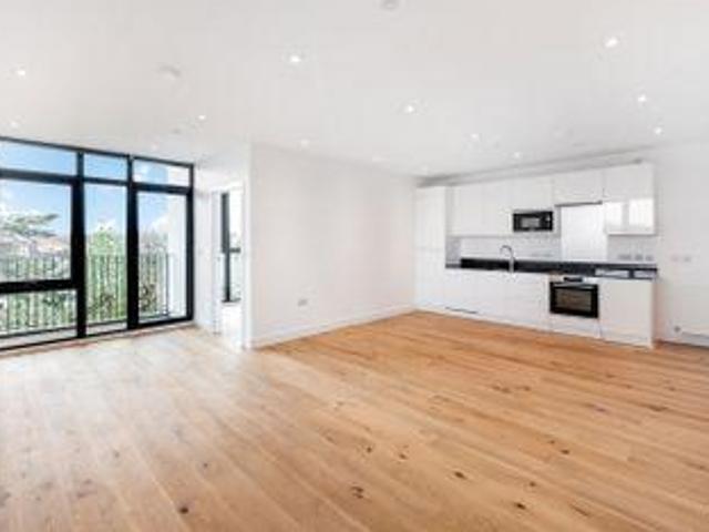 House for rent in Row Town, Surrey