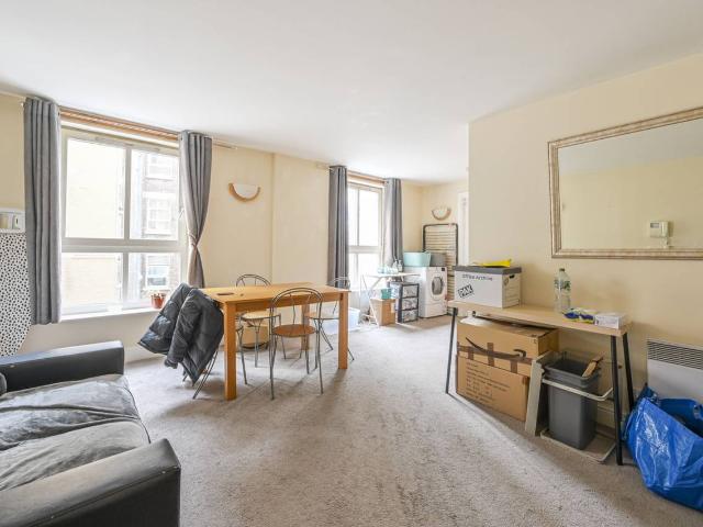 Apartment for rent in St. George in the East, Cat Hill