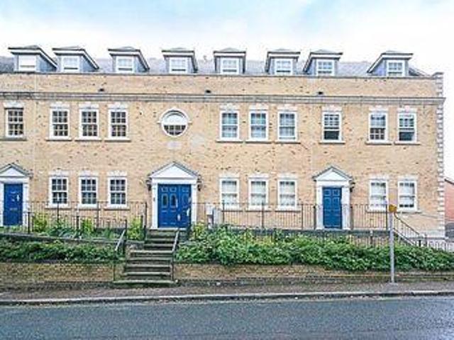 House for rent in Navestock Side