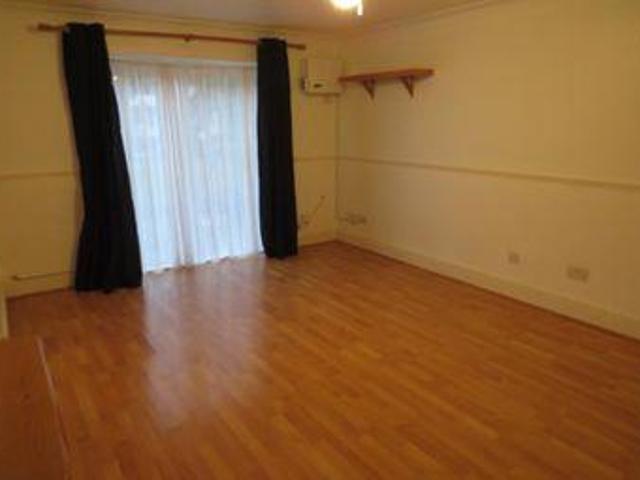 House for rent in Pouchen End, Hertfordshire