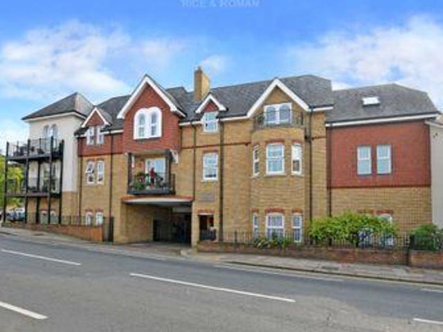 House for rent in Weybridge, Elmbridge