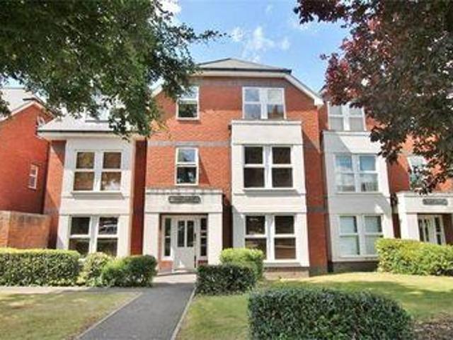 House for rent in Row Town, Surrey