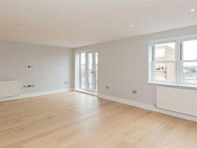 House for rent in Navestock Side