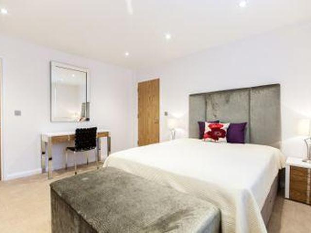 House for rent in Surrey