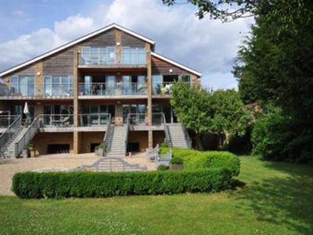House for rent in Blackhills, Surrey
