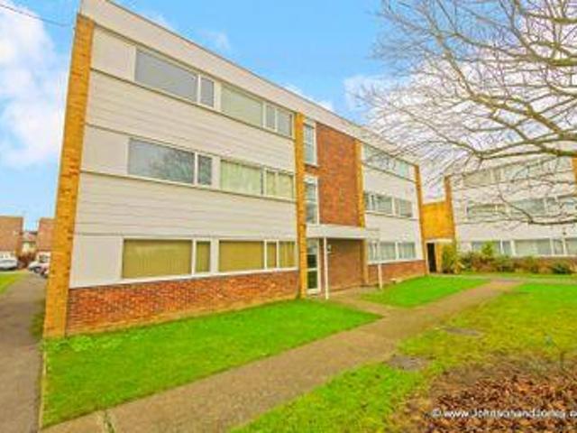 House for rent in Row Town, Surrey
