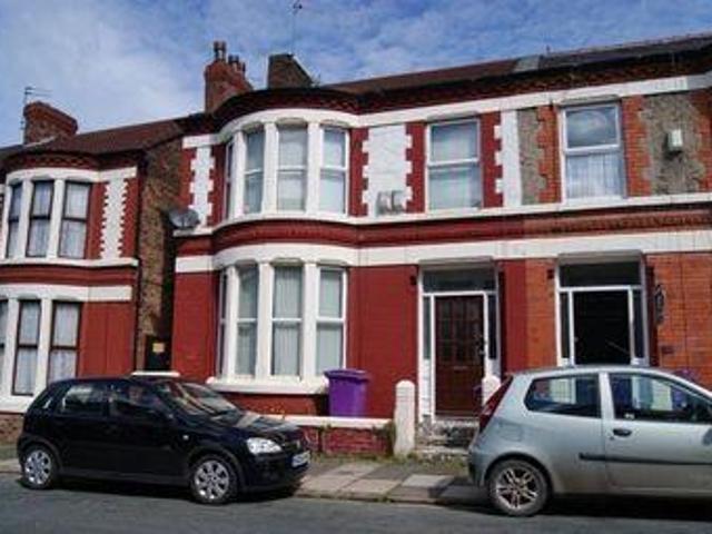 House for rent in Calderstones