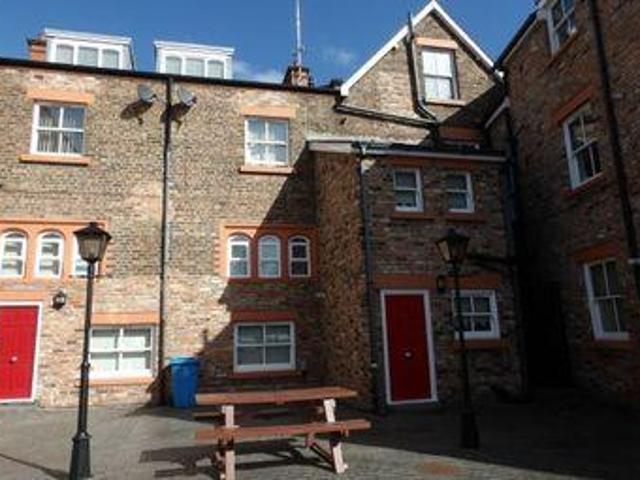House for rent in Calderstones
