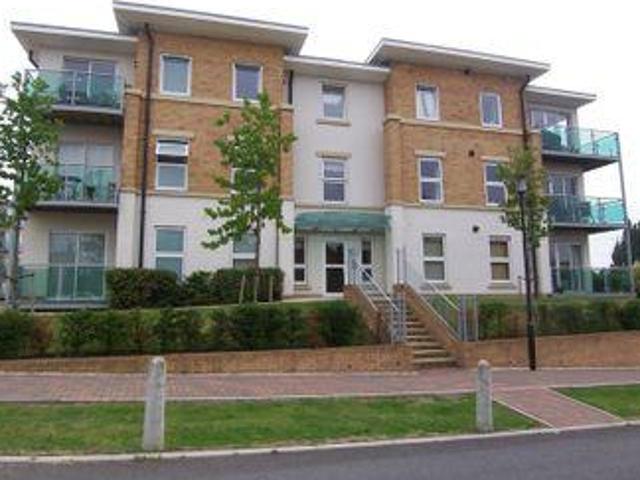 House for rent in Pachesham Park, Surrey