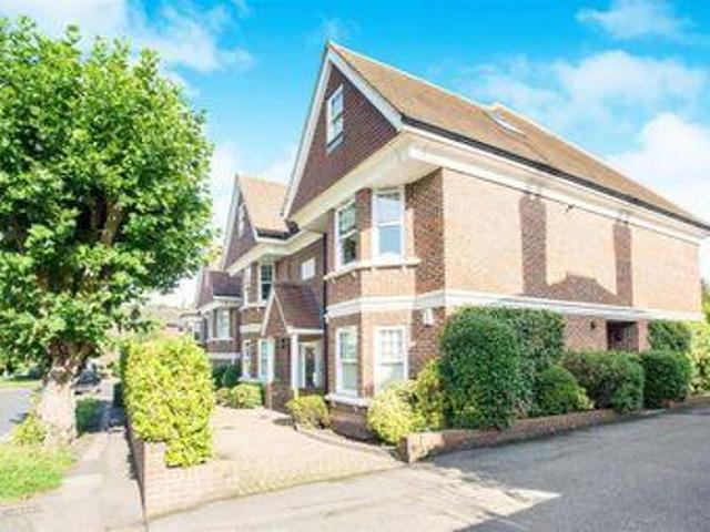 House for rent in Pachesham Park, Surrey