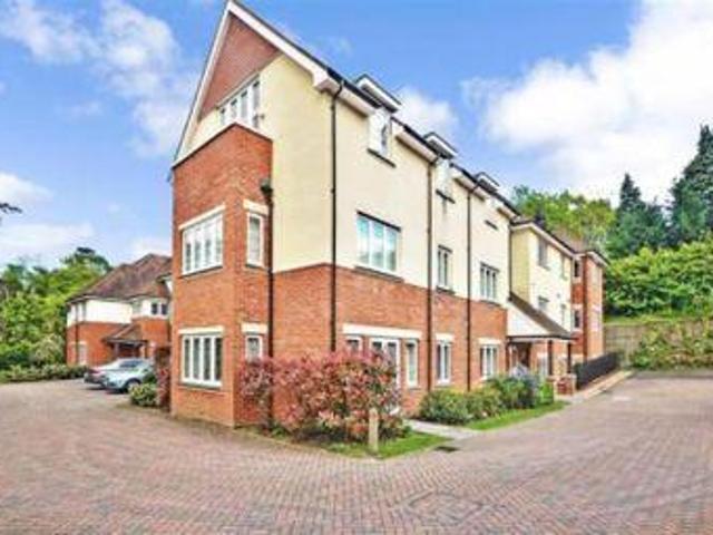 House for rent in Pachesham Park, Surrey