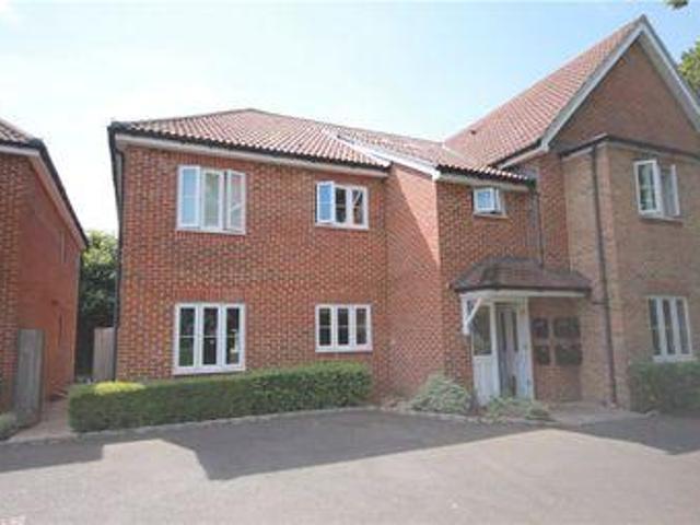 House for rent in Row Town, Surrey