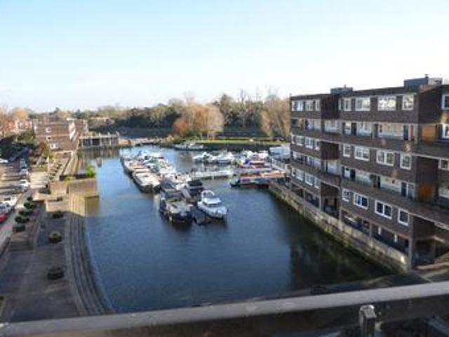 House for rent in Brentford End, Greater London