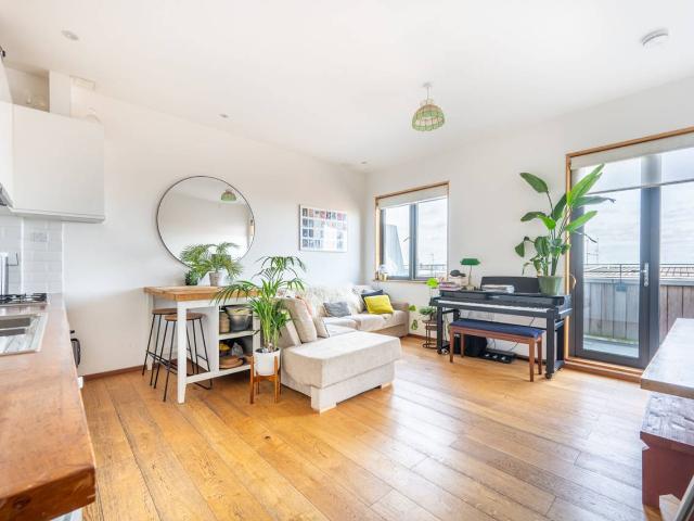 Apartment for rent in Harlesden, Greater London