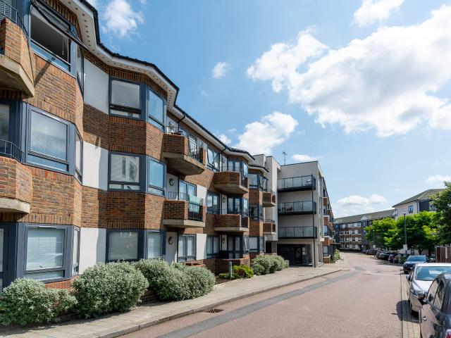Apartment for rent in London Borough of Hounslow, Strand