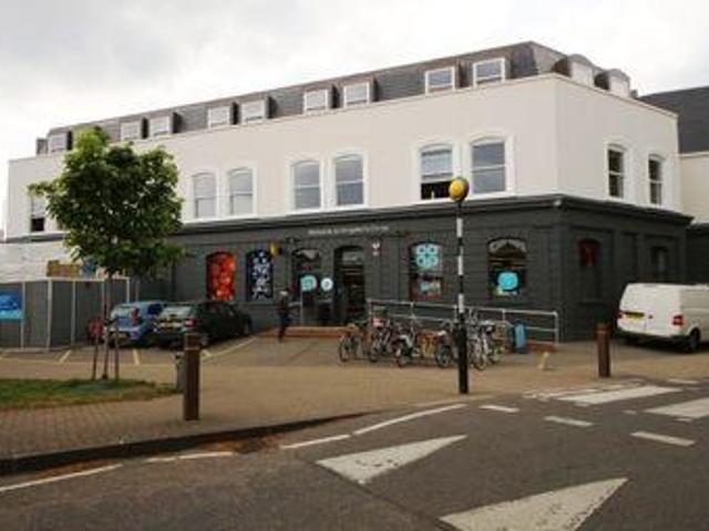 House for rent in Kingston Upon Thames, Greater London