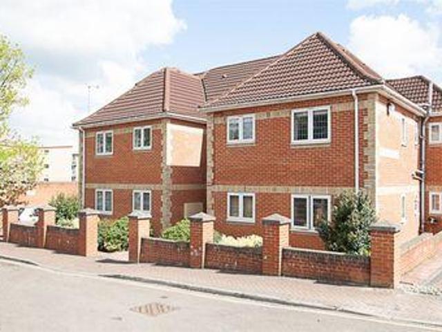House for rent in Navestock Side