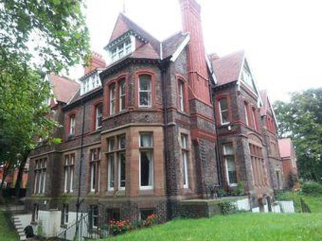 House for rent in Calderstones