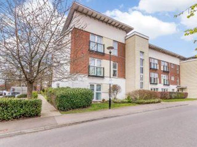 House for rent in Pachesham Park, Surrey