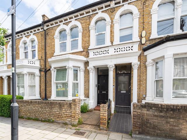 Apartment for rent in Stockwell, Greater London