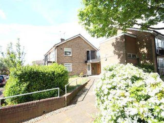 House for rent in Pouchen End, Hertfordshire