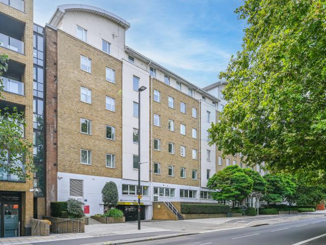 Apartment for rent in London Borough of Hounslow, Strand