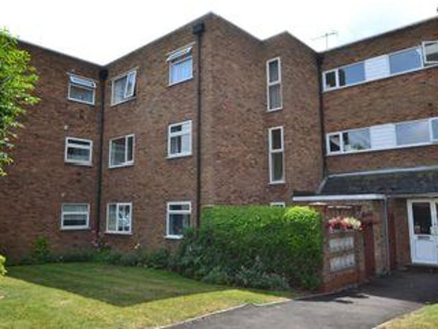 House for rent in Pouchen End, Hertfordshire