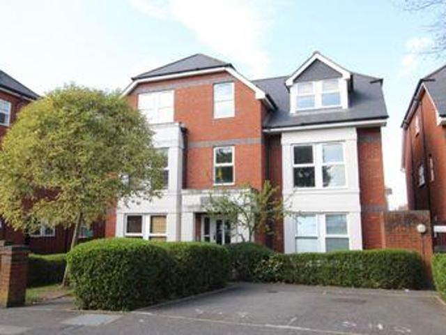 House for rent in Row Town, Surrey