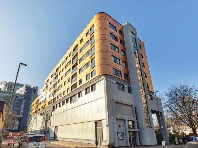 Apartment for rent in Battersea, Greater London