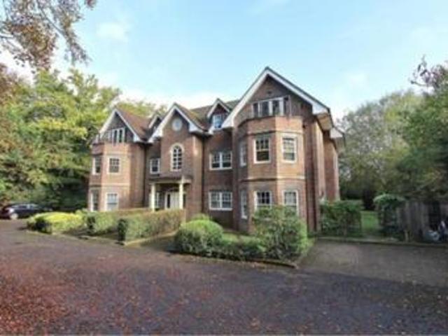 House for rent in Row Town, Surrey