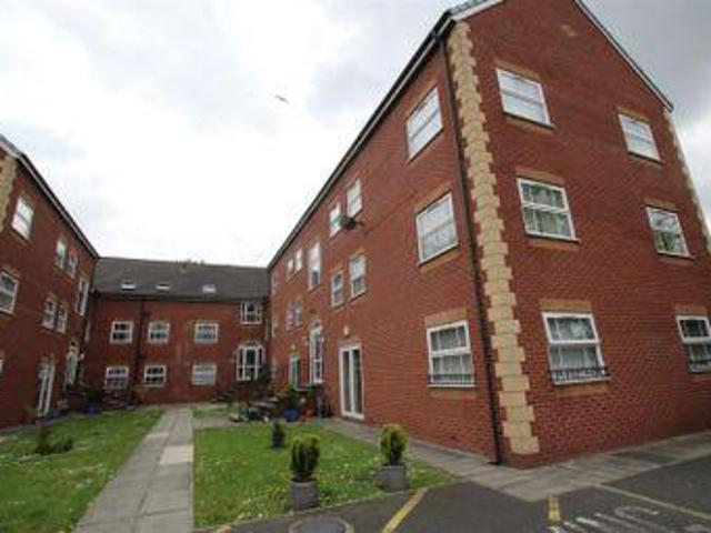 House for rent in Calderstones