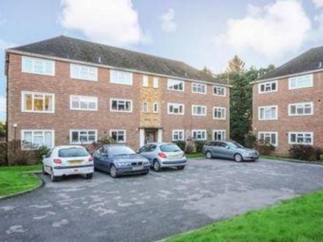 House for rent in Row Town, Surrey