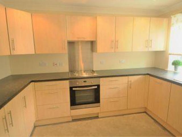 House for rent in Row Town, Surrey
