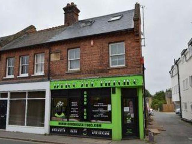 House for rent in Row Town, Surrey