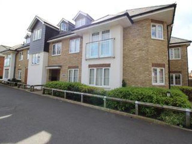 House for rent in Row Town, Surrey