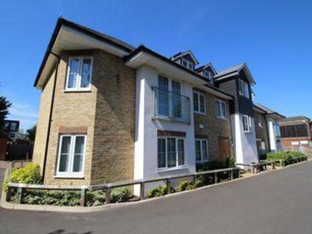 House for rent in Row Town, Surrey