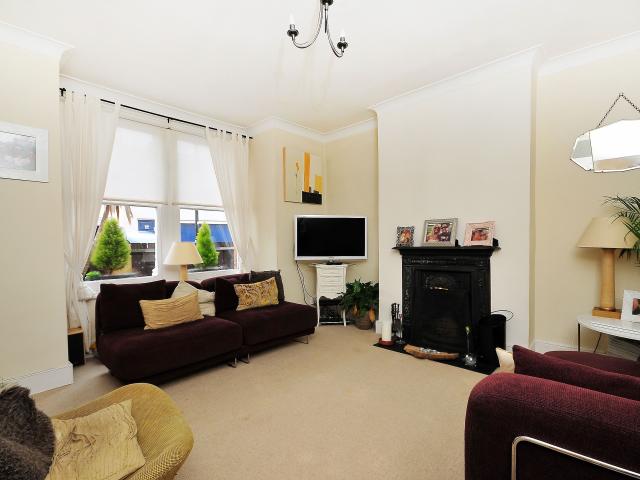 Apartment for rent in London Borough of Hounslow, Strand